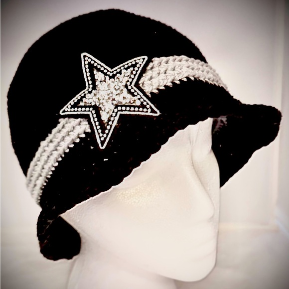 Cloche Hat by Prudence and Abigail: 100% cotton. Very flattering. All seasons.🖤 - Picture 2 of 2